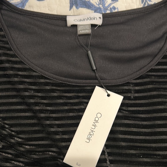 Calvin Klein NWT black velvet stripe top - Picture 8 of 10